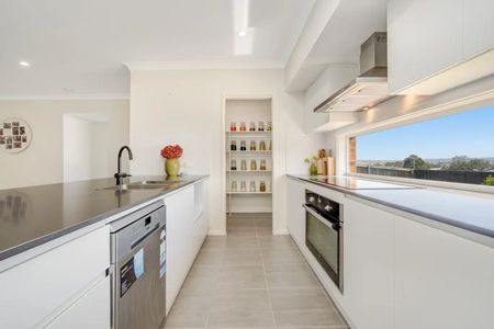 6 Banyan Street, Gillieston Heights NSW 2321 - House For Rent | Domain - Photo 5