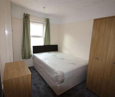Newcombe Road, Southampton, SO15 - Photo 3