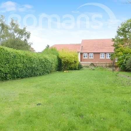 Hazel Avenue, Farnborough, GU14 - Photo 1