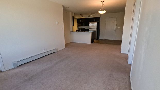 Top Floor 2 Bedroom, 2 Bathroom Unit In Luxurious Rutherford. - Photo 1