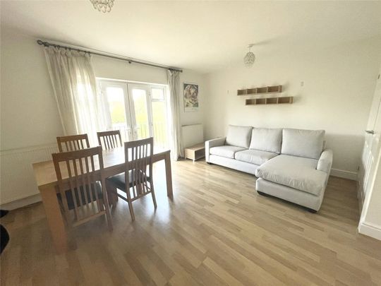 A two bedroom furnished apartment conveniently located on Sunderland Avenue. - Photo 1