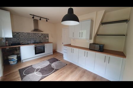 3 Bed Terraced House, Blue Hill Crescent, LS12 - Photo 5