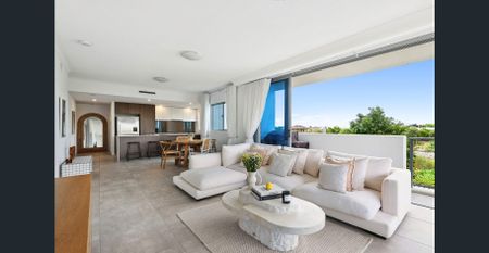 Modern Lakeside Luxury with Expansive Views - Photo 4