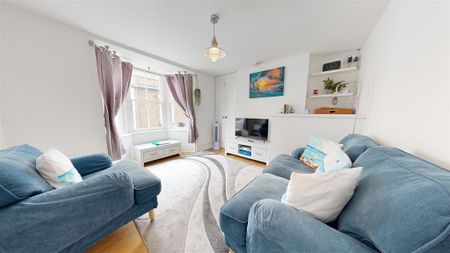 2 bedroom flat to rent - Photo 2
