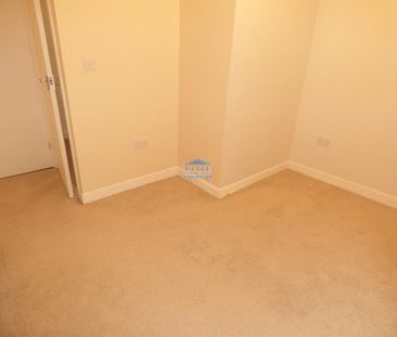 2 bedroom end of terrace house to rent - Photo 2