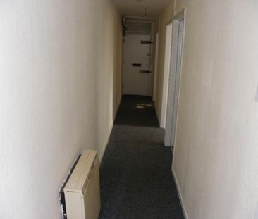 Compton Court - Photo 3
