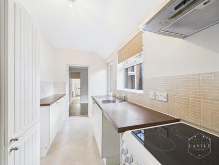 3 bedroom terraced house to rent - Photo 4
