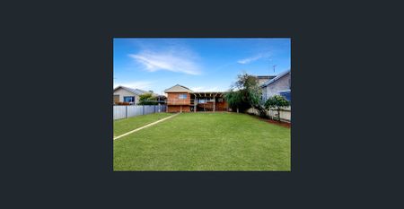 Family-Friendly North Hill Home with Excellent Outdoor Space - Photo 5