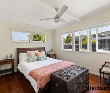 Family Home in Perfect Location! - Photo 6