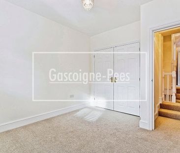 Hunter Road, Guildford - Photo 1