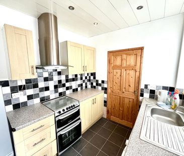 2 bedroom terraced house to rent - Photo 1