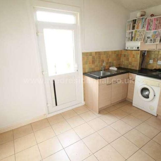 Glenwood Ave, Westcliff, SS0 - Photo 1