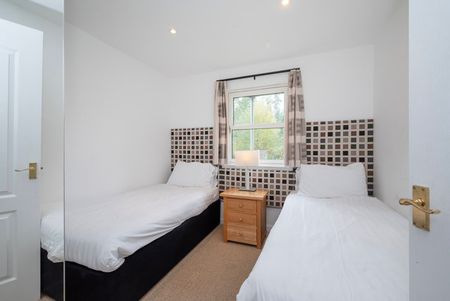 28 Queens Court, AB31 4GD, Banchory - Photo 4