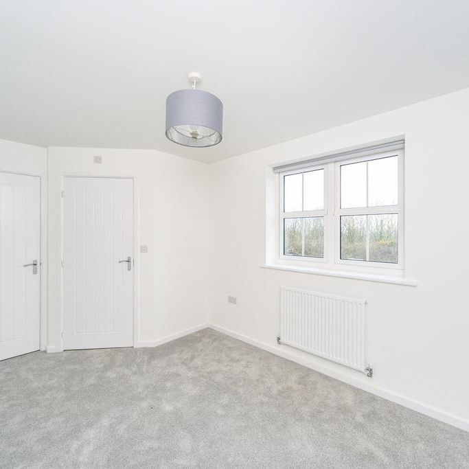 3 bedroom semi-detached house to rent - Photo 1
