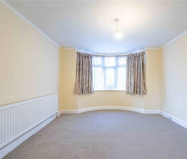 3 bed Detached House for rent - Photo 3