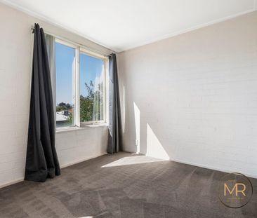 Bright 2-Bedroom Apartment with Stunning City Views in Essendon - Photo 6