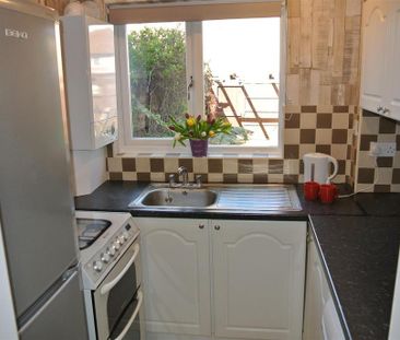 1 bedroom semi-detached house to rent - Photo 5