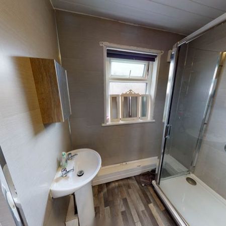 9-11 St Michaels Crescent, Leeds, LS6 3AL - Photo 4