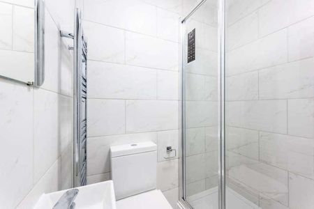 Uxbridge Road, Shepherd's Bush, W12 - Photo 3