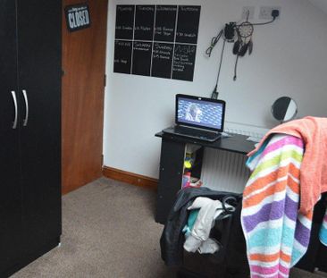 6 bedroom house to rent - Photo 1