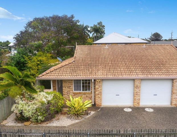 Tidy, Low Maintenance + Convenient Location! - Photo 1