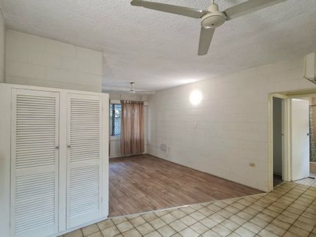 INNER CITY LIVING!!!! - Photo 2