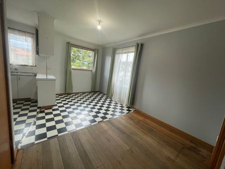 Neat and tidy 3 bedroom home! - Photo 2