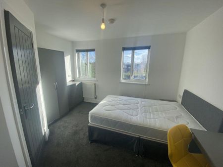 1 bedroom in a house share to rent - Photo 3