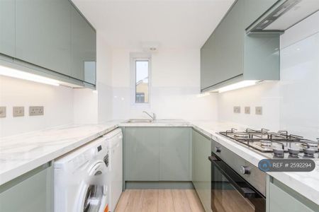 3 bedroom flat to rent - Photo 5