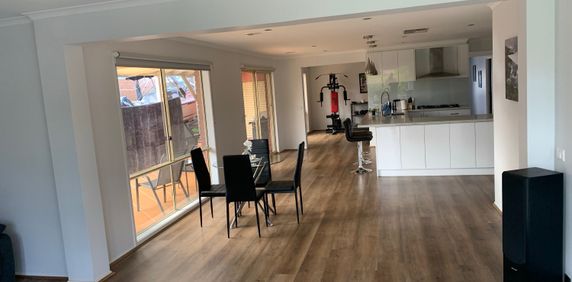 Narre Warren South - Photo 2