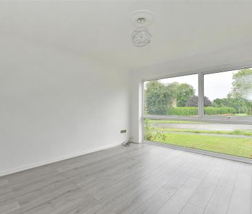 2 bedroom semi-detached house to rent - Photo 5