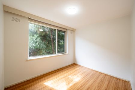 7/31 Raleigh Street, Essendon VIC 3040 - Photo 2