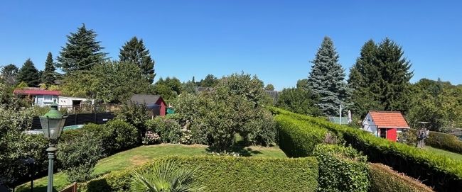 Ruhig gelegene 3,5-Zimmer-Wohnung mit Balkon,Tageslichtvollbad,2 Außenstellplätzen in begehrter Lage - Photo 1