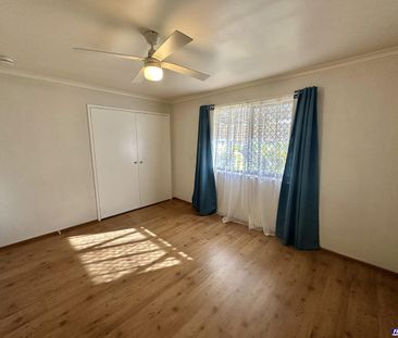 Established 3 Bedroom Family Home - Includes Garden/Lawn Maintenance - Photo 5