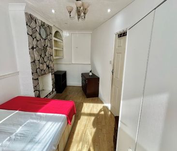 Room in a Shared House, Queensbury Road, HA0 - Photo 2