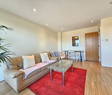 2 Bed Flat, Central House, E15 - Photo 2