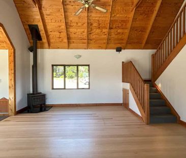 Welcome to Your New Quirky Home - Photo 2