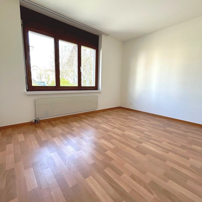 Wohnung in grüner und ruhigen Umgebung mit Balkon - Foto 1