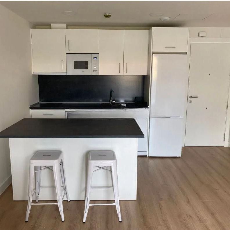 Piso de alquiler en Calle María Barrientos, El Cónsul - Ciudad Universitaria - El Romeral - Photo 1