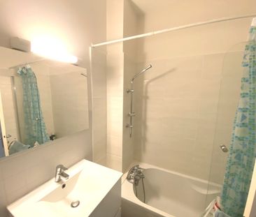 Location Appartement 3 pièces 61m² ROMANS SUR ISERE 26100 - Photo 5