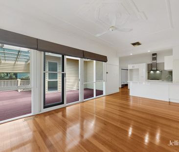 Charming Californian Bungalow in Coveted Location - Photo 2