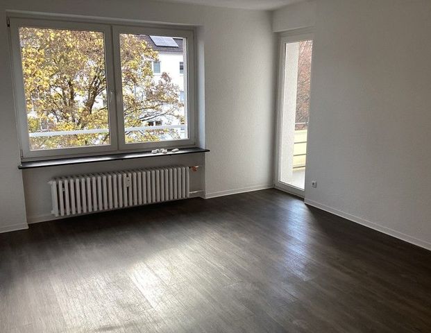 Eine schöne 3-Zimmer-Wohnung mit Balkon sucht neue Mieter! - Photo 1