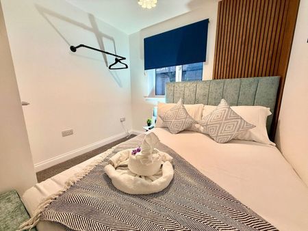 4 Bed Semi-Detached House, Rose Green, BS5 - Photo 3
