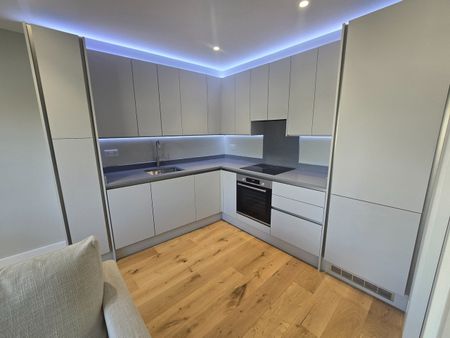 1 Bed Flat, East Sheen, SW14 - Photo 2