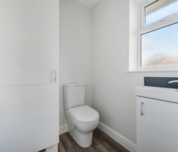 3 bedroom detached bungalow to rent - Photo 4