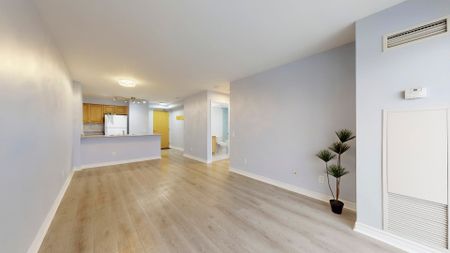 For Lease - 8 Mondeo Drive Unit# 312, Toronto, Ontario - Photo 2