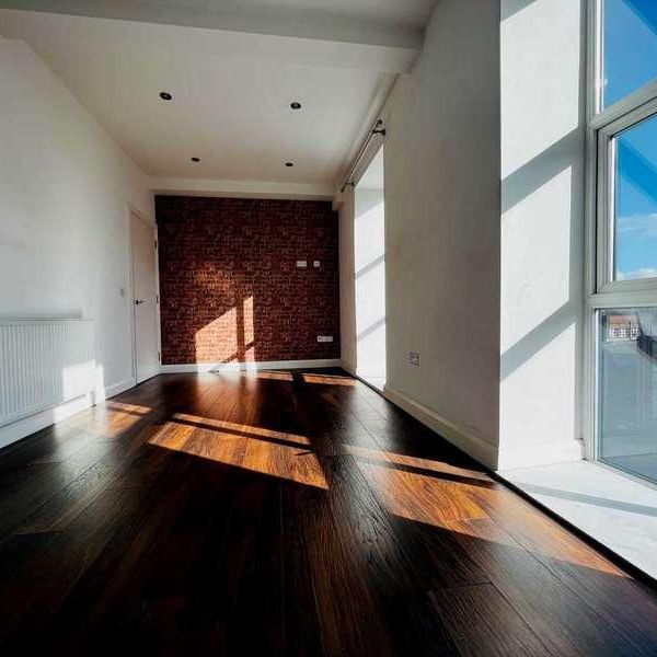 Bow Street, Oldham, OL1 - Photo 1