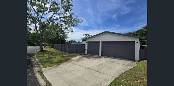 /// APPLICATION APPROVED ///EDGE HILL GEM - Photo 2