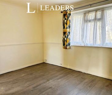 2 bedroom apartment to rent Seaview Avenue, Basildon, Essex, SS16 - Photo 2