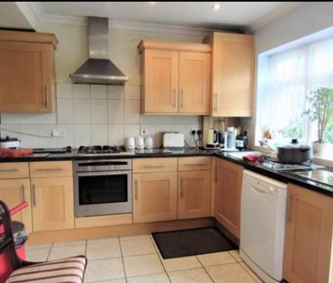 4 Bed Terraced House, Abercorn Crescent, HA2 - Photo 6